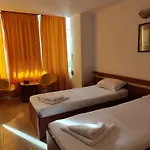 ホテル Hotel Traian