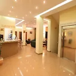ホテル Hotel Traian