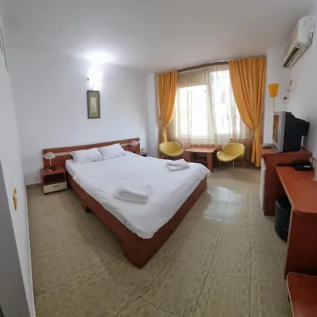 ホテル Hotel Traian コンスタンツァ